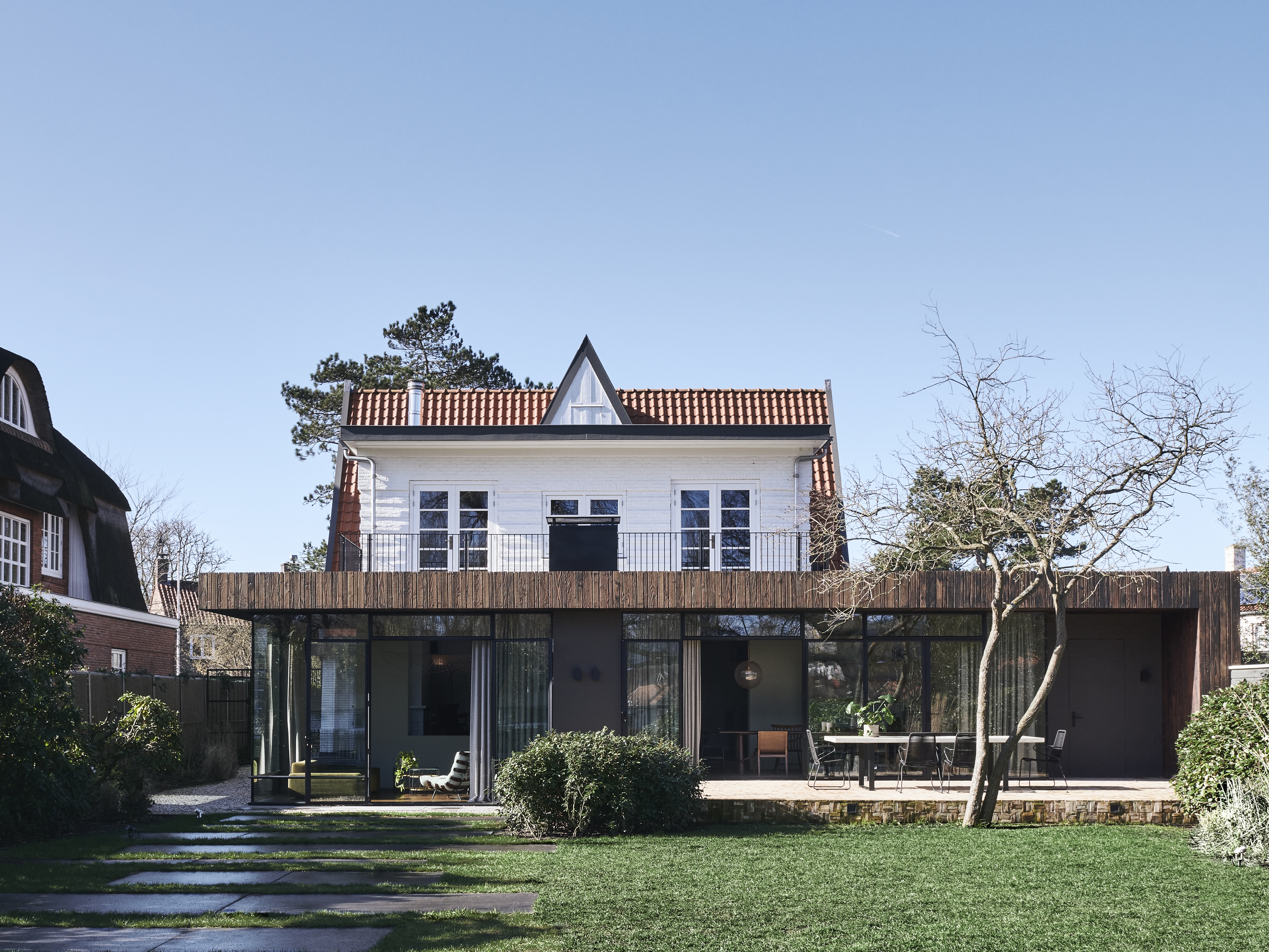 FotoProject Jeroen van Zwetselaar: Riverside Villa